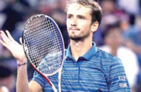 ड्रेपर काे हराकर मेदवेदेव सेमीफाइनल मे